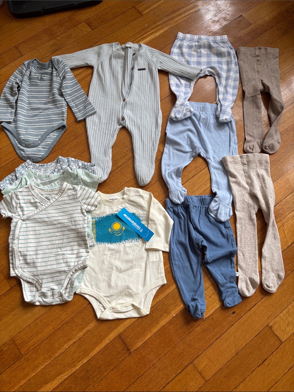 11 piece baby clothes in Blue, Gray and Cream - Multi-Pack 0-3 months